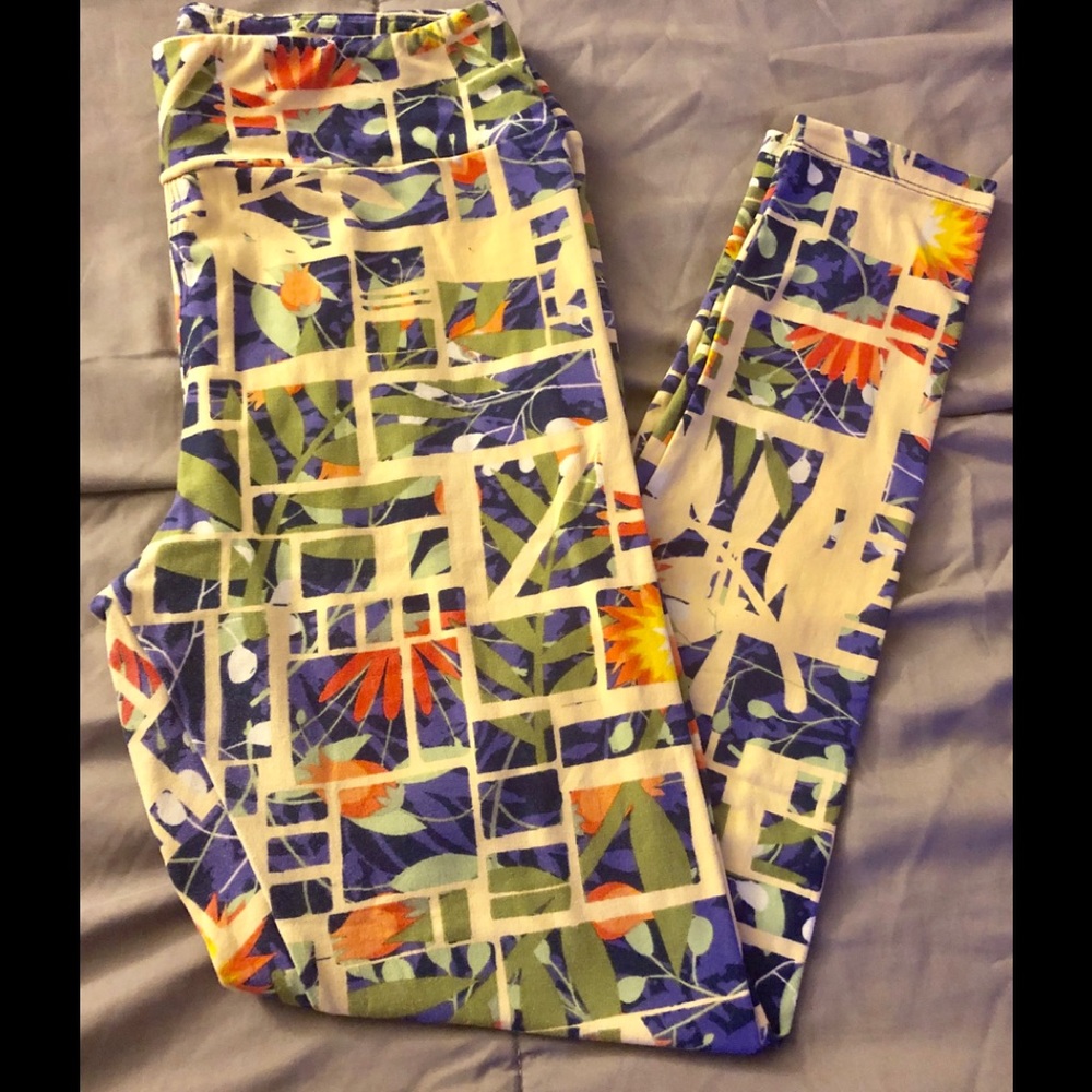 LuLaRoe tall and curvy leggings...